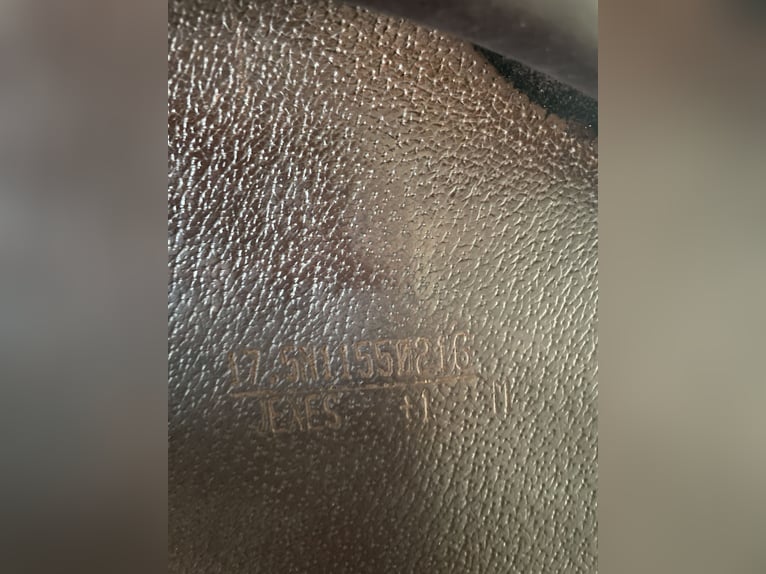 Wunderschöner, gepflegter Sattel mit weichem Kalbsleder und bequemer Sitzfläche. Regelmäßig gepflegt