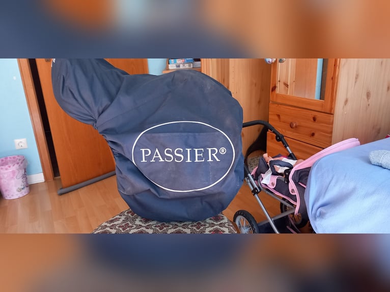 Springsattel Passier mit Steigbügel 