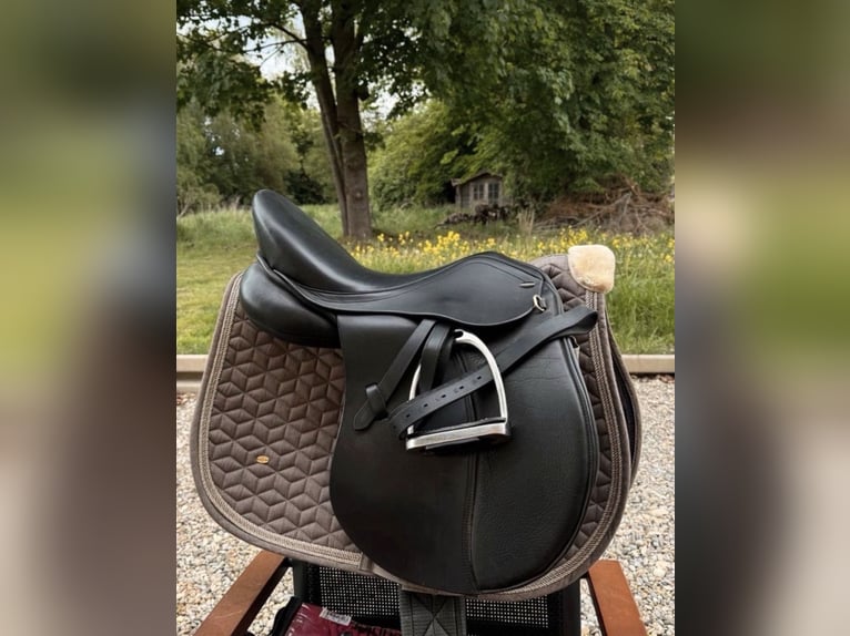 17,5“ Vielseitigkeitssattel | Wechselpauschen | Dressur & Springen