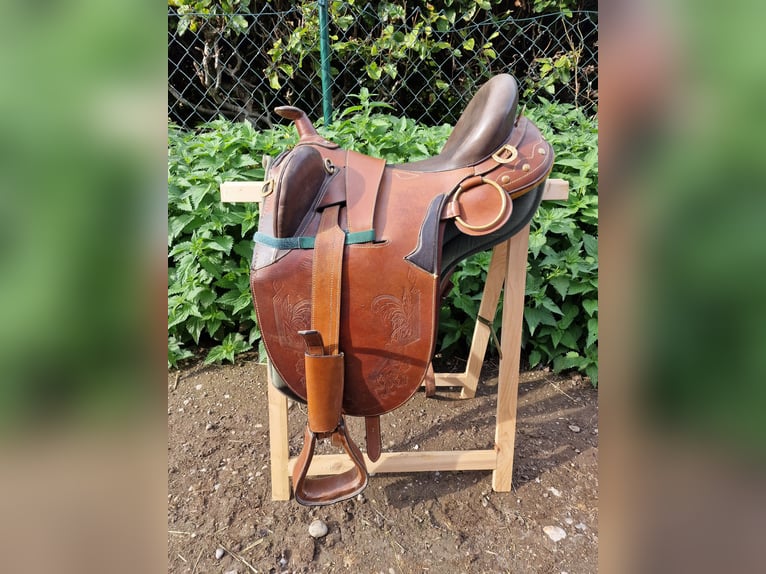 Australischer Stocksattel, Sattel (Schlumpf)