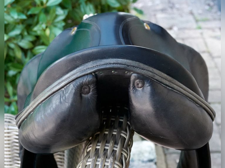 Cobra Vielseitigkeit Sattel zu verkaufen