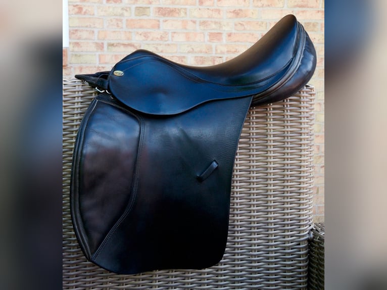 Cobra Vielseitigkeit Sattel zu verkaufen