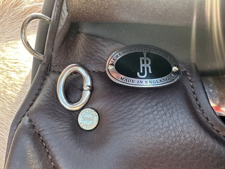 Freizeitsattel für kurze breite Pferde — 40 cm 17“ KW 35, Probeversand — VS Wanderreiten Trekking