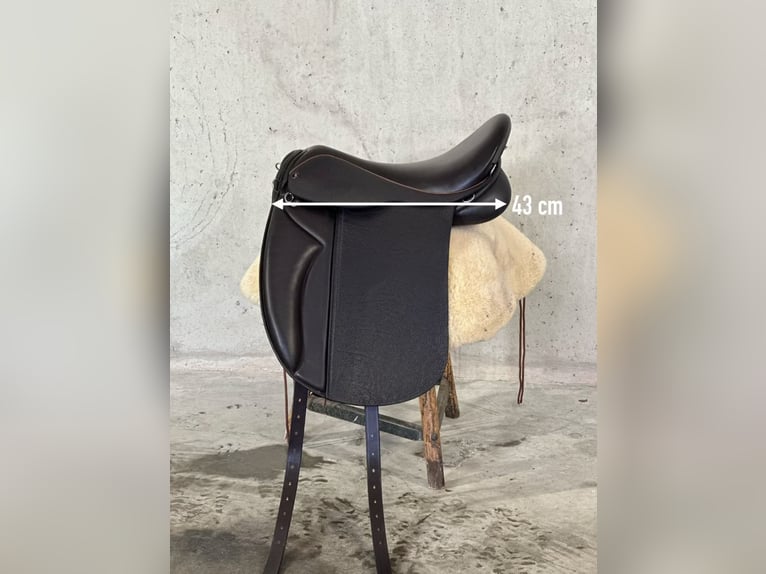 Freizeitsattel für kurze breite Pferde — 40 cm 17“ KW 35, Probeversand — VS Wanderreiten Trekking