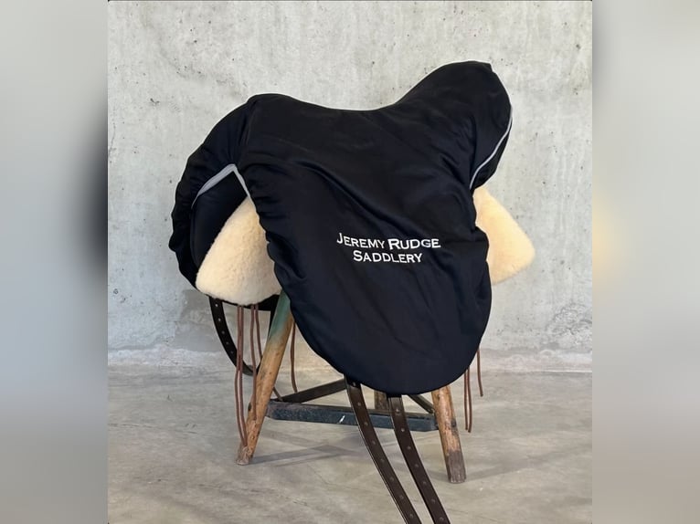 Freizeitsattel für kurze breite Pferde — 40 cm 17“ KW 35, Probeversand — VS Wanderreiten Trekking