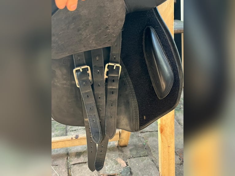 Hennig * Vielseitigkeitssattel * 18 Zoll