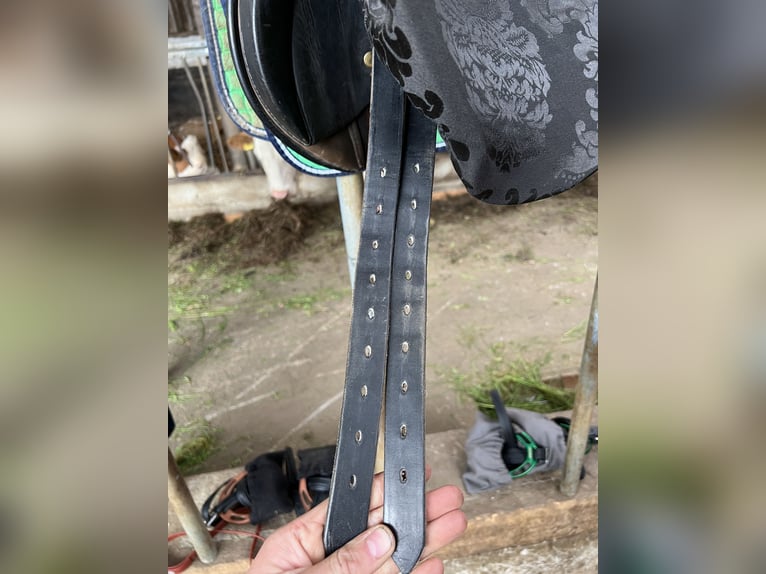 Hennig VS Sattel breite Kammer 18”