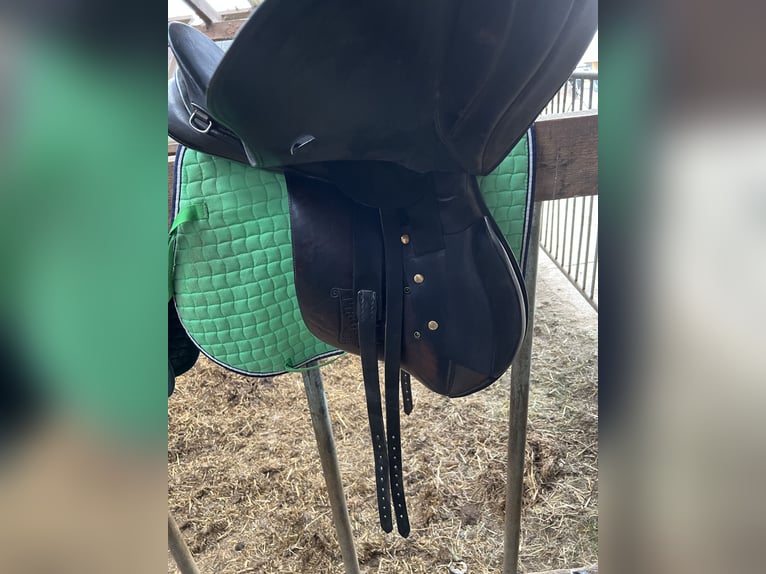 Hennig VS Sattel breite Kammer 18”
