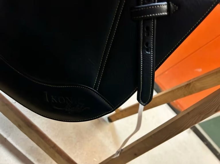Ikonic Vielseitigkeitssattel 17,5'' 