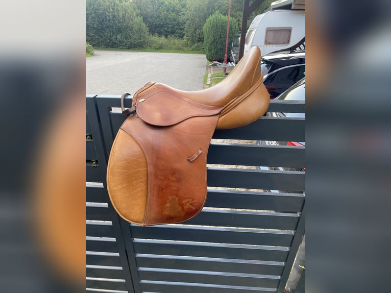 Kentaur Kassiopeia Vielseitigkeitssattel 17 1/2 Zoll cognac mit Steigbügelriemen