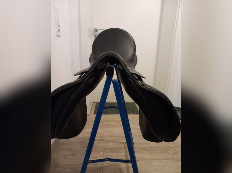 Prestige Roma VSD Sitz 18", Kammerweite 33 VS Sattel Richtung Dressur, schwarz, Neuwertig