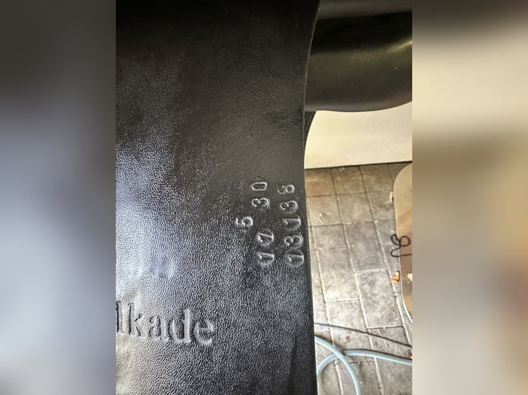 Schwarzer Kavalkade Vielseitigkeitssattel – Schwerpunkt Dressur – 17,5 Zoll