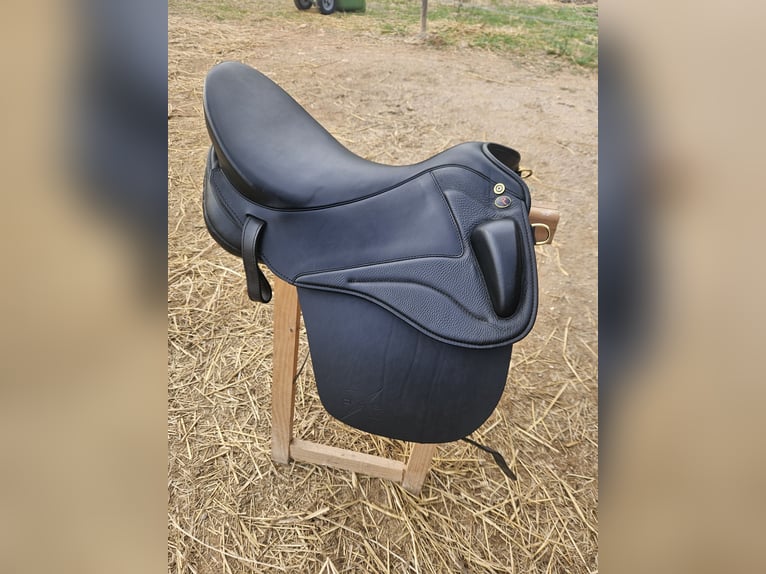 SOMMER Remos X-Cross Dressage Sattel zu verkaufen