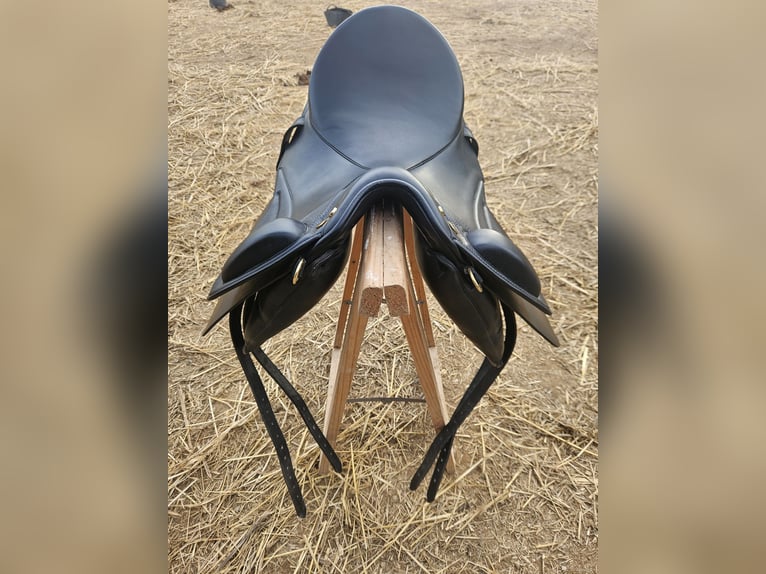 SOMMER Remos X-Cross Dressage Sattel zu verkaufen