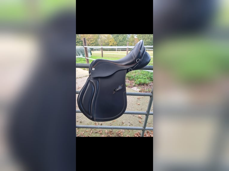 Springsattel Vielseitigkeitssattel 17zoll neu springpferd