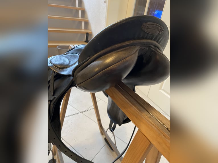 Stübben Springsattel Scandica 17"