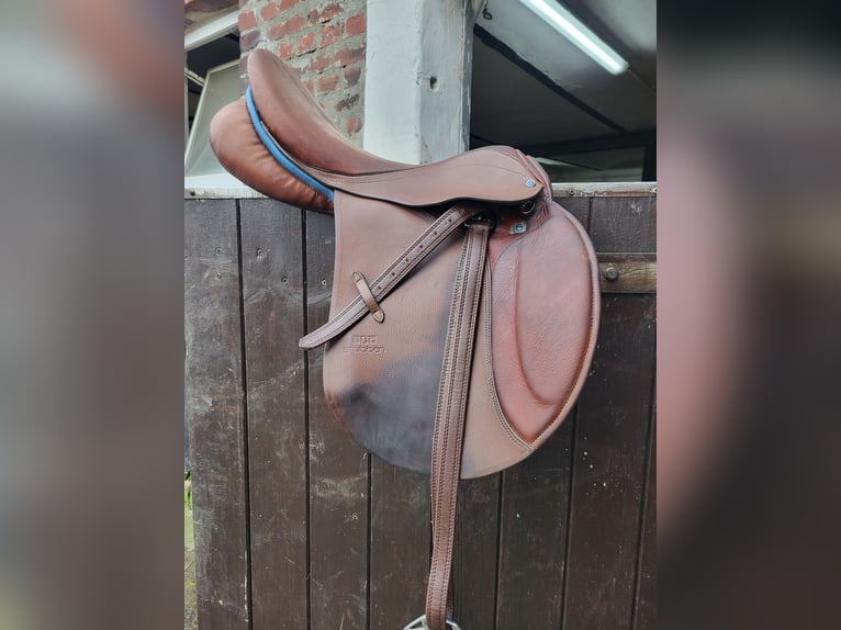 Stübben VVS Sattel Roxane mit Steigbügelriemen & Leder-Sattelgurt 