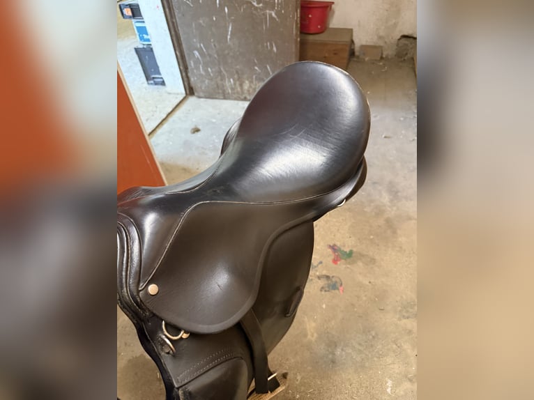 Verkaufe VS Sattel mit breiter Kammer und 18zoll