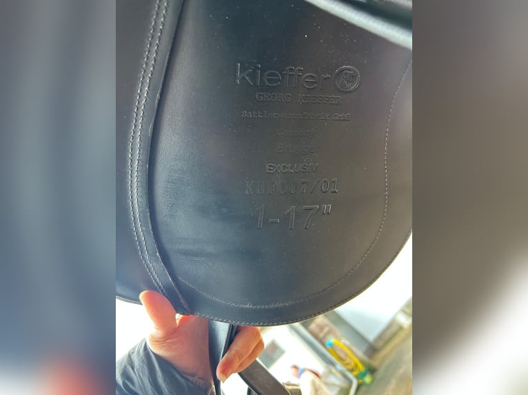 Vielseitigkeits Sattel, Schwerpunkt Dressur