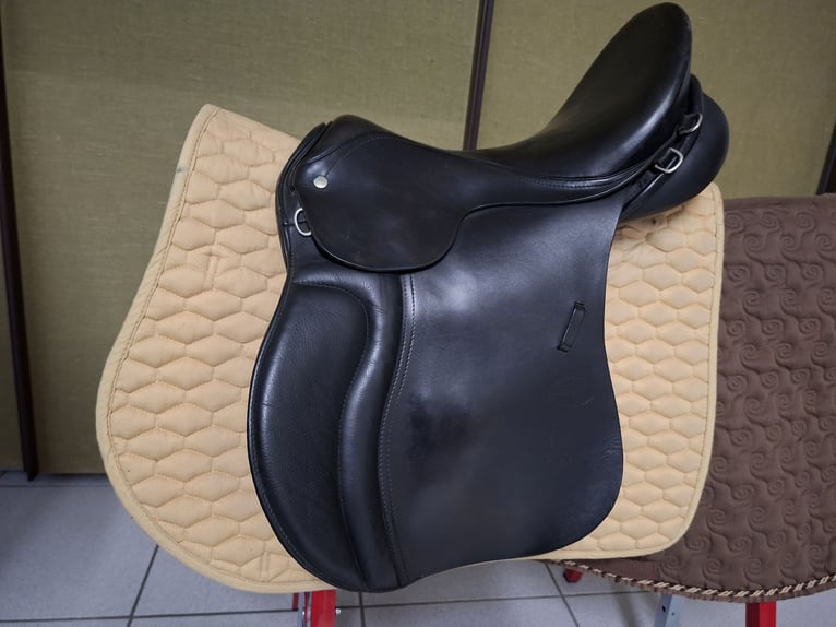 Vielseitigkeitssattel schwarz, maßgefertigt für schmales Pferd, Sitzfläche 17,5 Zoll