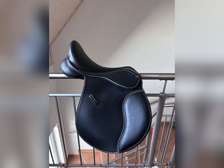 Vielseitigkeitssattel von Waldhausen „17'5,,