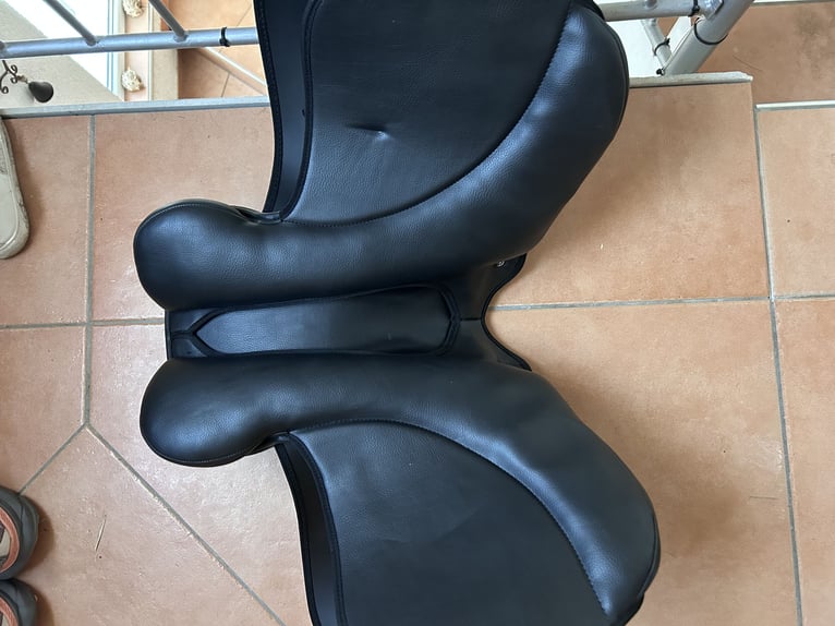 Vielseitigkeitssattel von Waldhausen „17'5,,