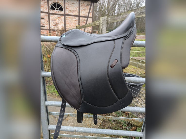 Wie neu! Hochwertiger Osmo Sattel (17,5") 