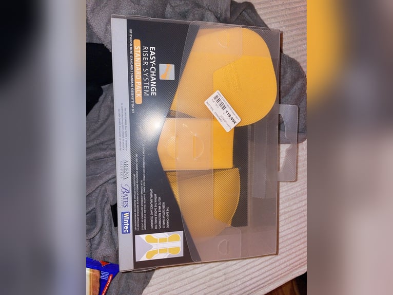 Wintec 500 Wide Vielseitigkeitssattel mit viel Zubehör 