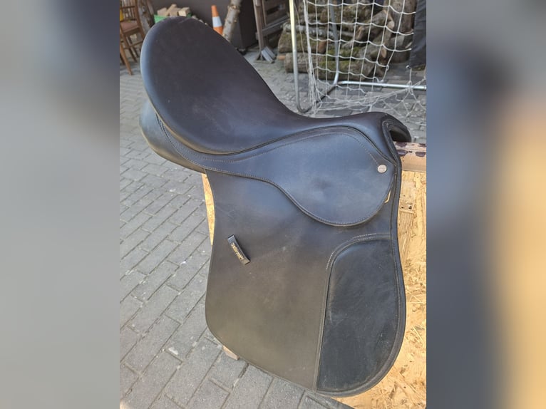 Wintec Vielseitigkeitssattel (Schwerpunkt Dressur)