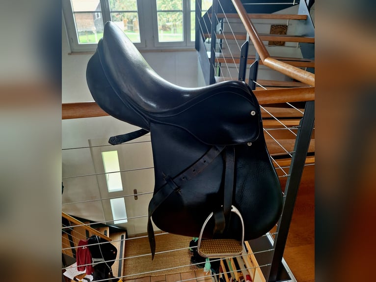 Wunderschöner Springsattel von Felix Bühler