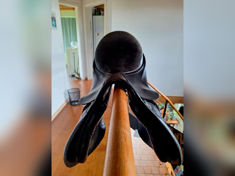 Wunderschöner Springsattel von Felix Bühler