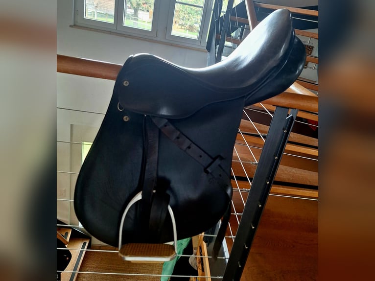 Wunderschöner Springsattel von Felix Bühler