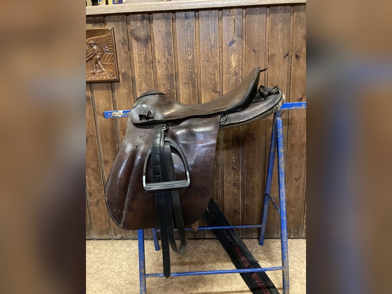 Bocksattel - Kavallerie Armeesattel - Wehrmacht englischer Sattel zu verkaufen