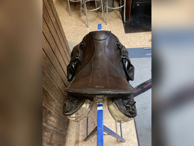 Bocksattel - Kavallerie Armeesattel - Wehrmacht englischer Sattel zu verkaufen