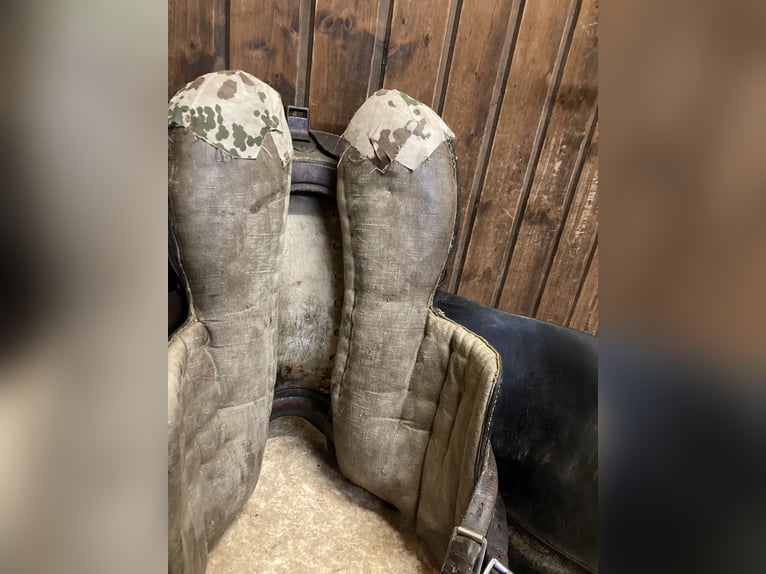 Bocksattel - Kavallerie Armeesattel - Wehrmacht englischer Sattel zu verkaufen