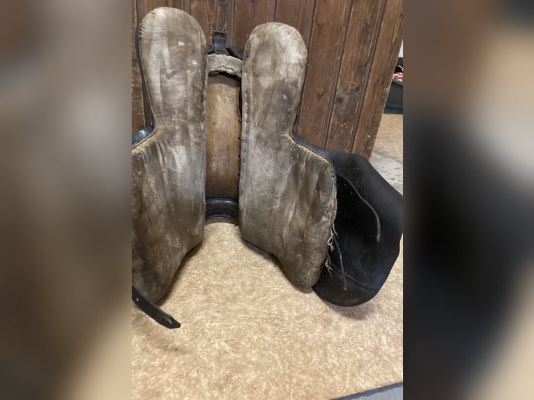 Bocksattel - Kavallerie Armeesattel - Wehrmacht englischer Sattel zu verkaufen