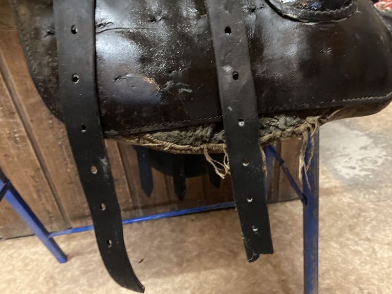 Bocksattel - Kavallerie Armeesattel - Wehrmacht englischer Sattel zu verkaufen