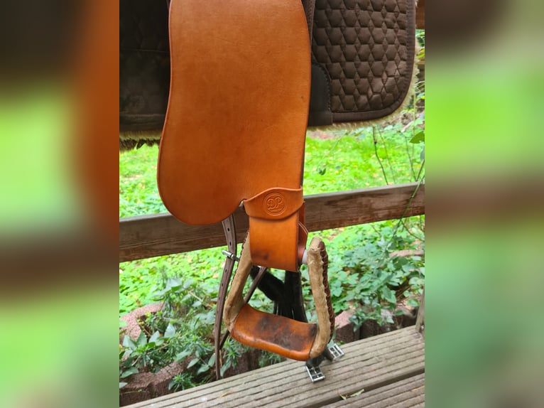 DEUBER DISTANZSATTEL "QUANTUM SHORT & LIGHT WESTERN" S1
