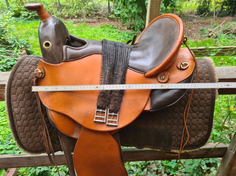 DEUBER DISTANZSATTEL "QUANTUM SHORT & LIGHT WESTERN" S1