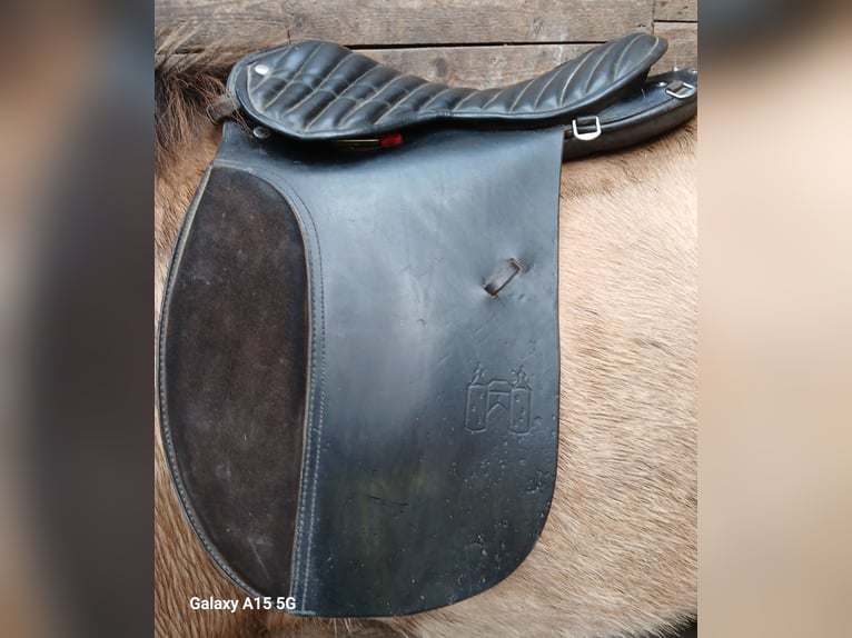 Goertz  Rippsattel mit Trachten