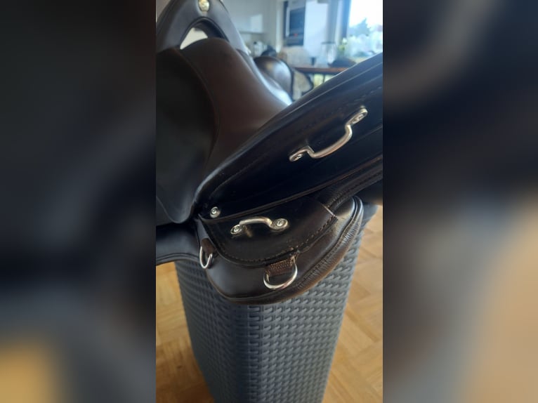 neuwertiger Sommer Spirit Wanderreitsattel in 17,5“ Distanz inklusive Sommer- Sattelschoner Gummizug