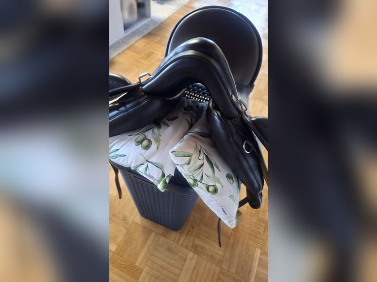 neuwertiger Sommer Spirit Wanderreitsattel in 17,5“ Distanz inklusive Sommer- Sattelschoner Gummizug