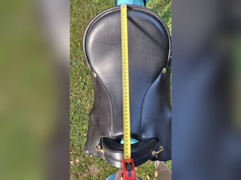 Sommer Evolution Compact Wanderreitsattel 17,5" – Messing, Klettpauschen, Zubehör & Pass