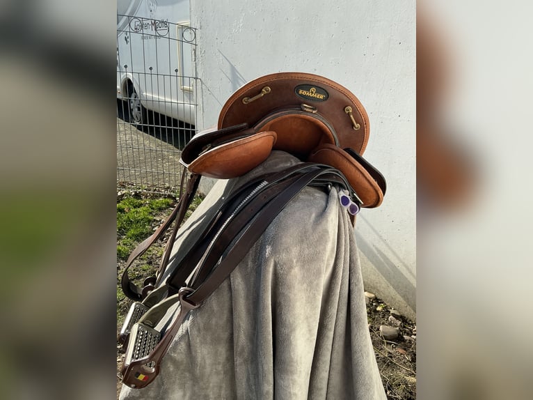 Sommer Evolution Sattel, inkl. Zubehör Western und Englisch, weite Kammer, 2 farbig braun- cognac