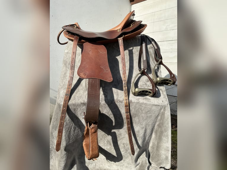 Sommer Evolution Sattel, inkl. Zubehör Western und Englisch, weite Kammer, 2 farbig braun- cognac