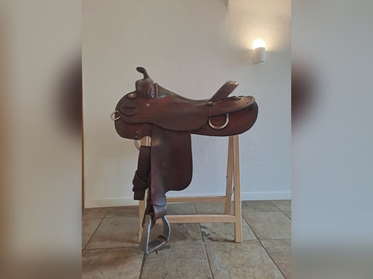 4 H Westernsattel 17,5 Zoll mit Trense und Vorderzeug