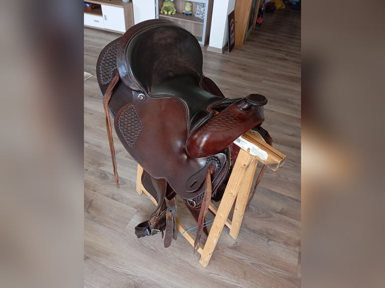 Amerikanischer Westernsattel 