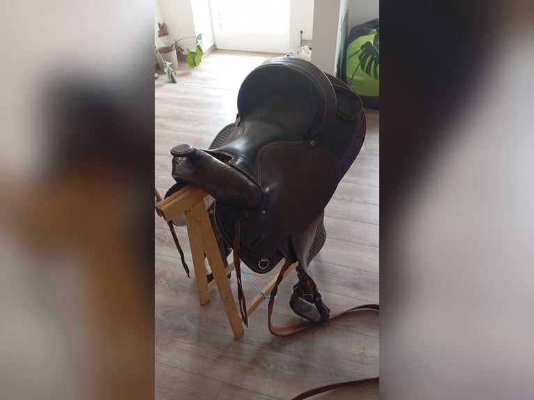 Amerikanischer Westernsattel 