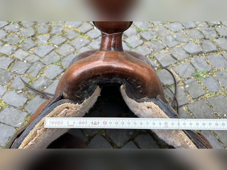 Big Horn Sattel Roundskirt für breite Pferde auch als Set