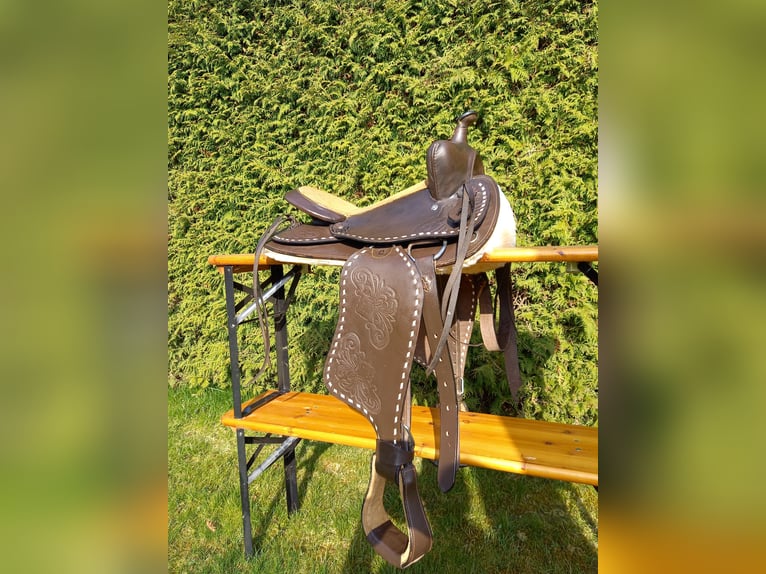 Braunen Westernsattel